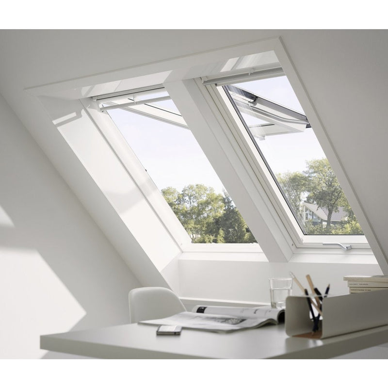 VELUX GPL PK06 2070 White Painted Top-Hung Window (94 x 118 cm)