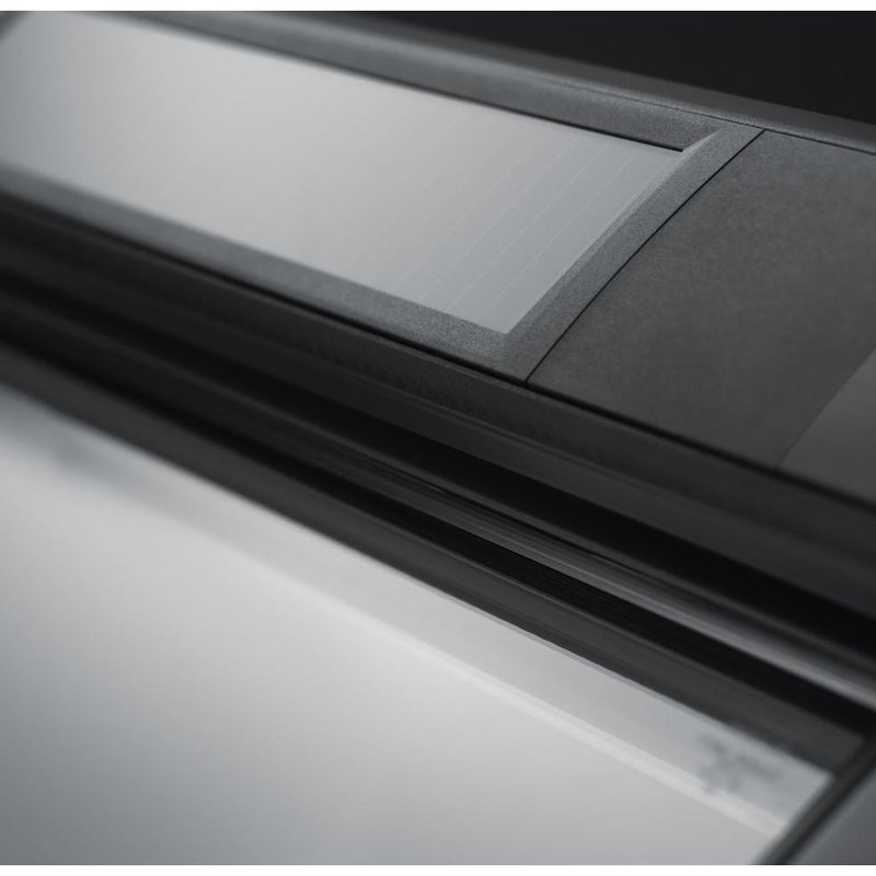 VELUX GGL UK08 306630 Triple Glazed Pine INTEGRA® SOLAR Window (134 x 140 cm)